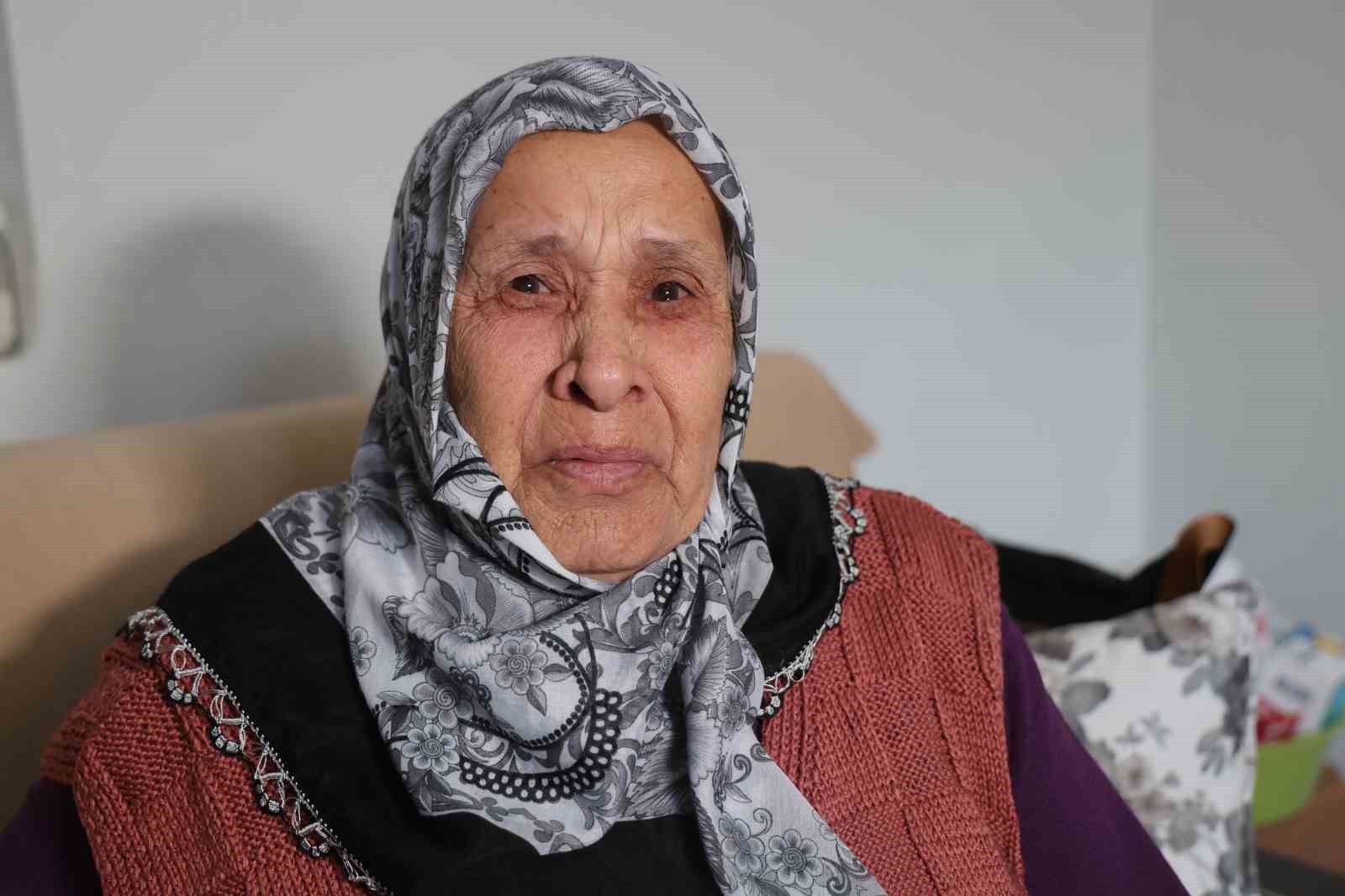 "Bakkala gidiyorum" diyerek evden çıkan 93 yaşındaki Alzheimer hastası, 4 gündür kayıp 6 bakkala gidiyorum diyerek evden cikan 93 yasindaki alzheimer hastasi 4 gundur kayip 2 4LIfDKL2