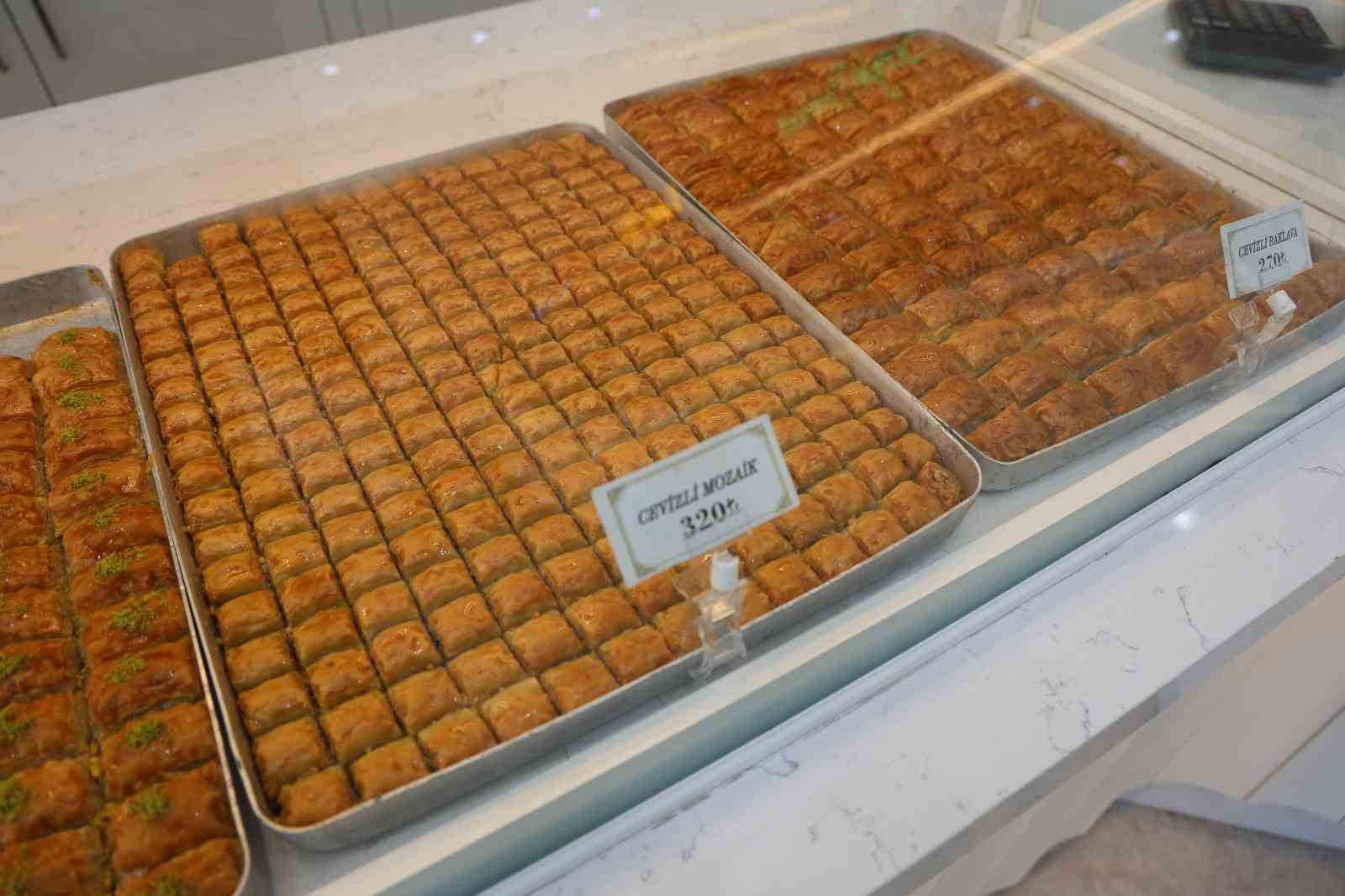 baklava alirken kutuya para odememek isteyenlere dara uyarisi 2 en8M3Qus