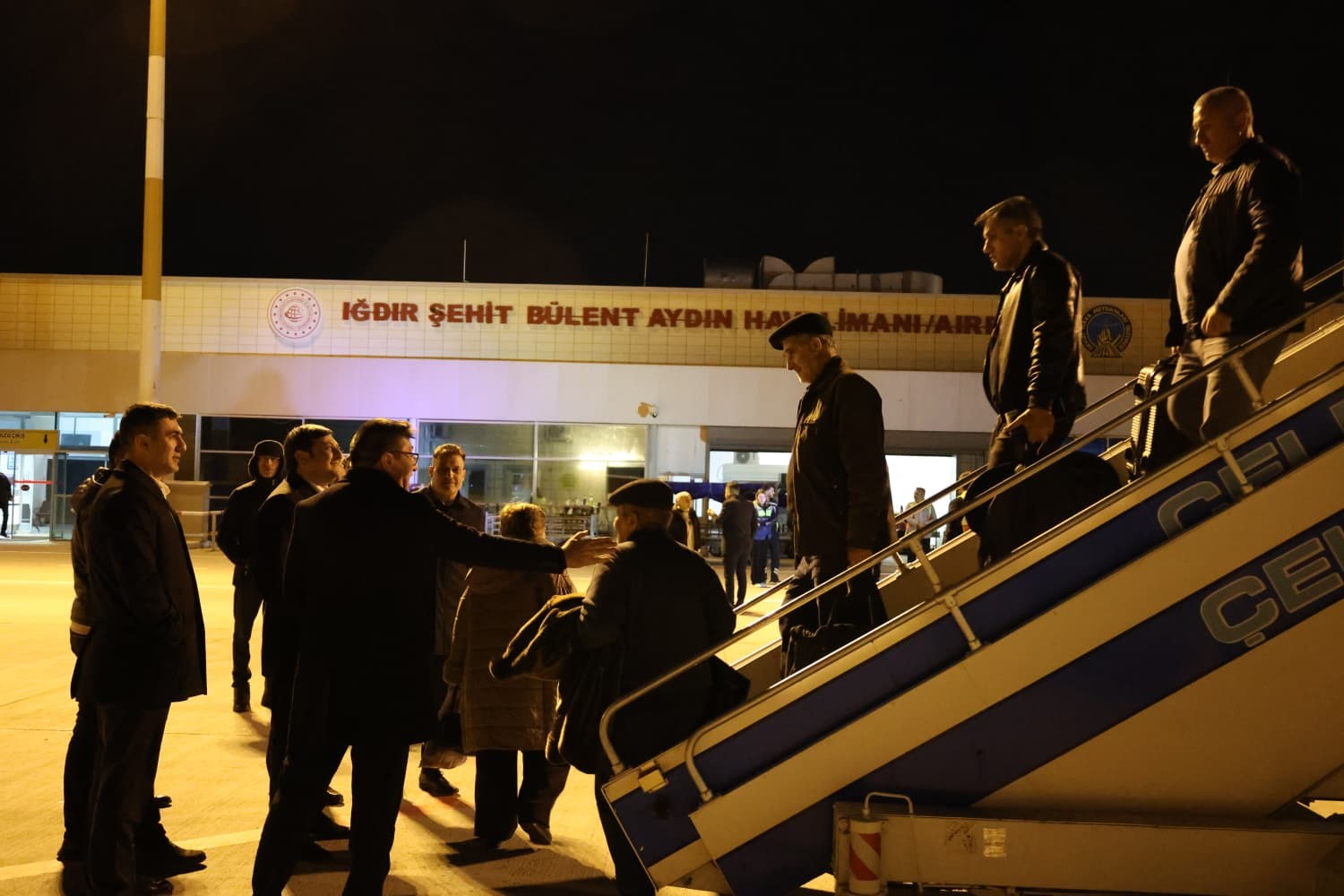 baku nahcivan seferini yapan yolcu ucagi saldiri nedeniyle igdira indi 0 KDcMiag4