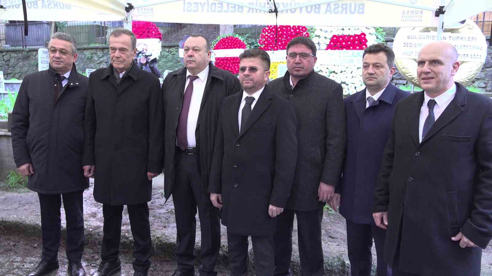 bal goc kurucu baskani mumin gencoglu kabri basinda anildi 0 wqPv62FJ