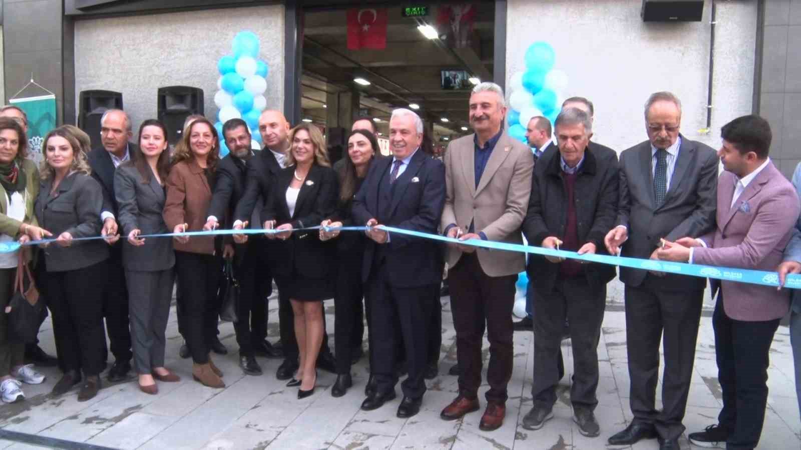 balat mahallesi modern pazar alanina kavustu 0 5VVpRNO3