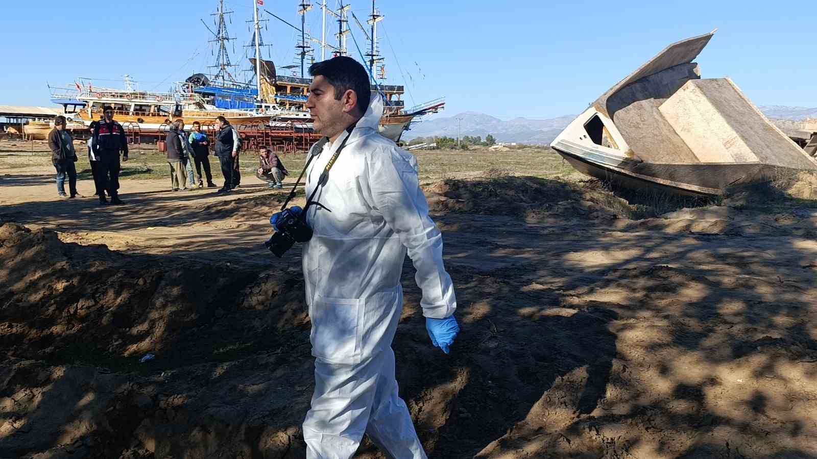 balik avlamaya gelen vatandaslar manavgat irmaginda erkek cesedi buldu 6 6mNh9hIM