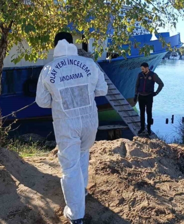 balik-avlamaya-gelen-vatandaslar-manavgat-irmaginda-erkek-cesedi-buldu-KgKsx6jB.jpg