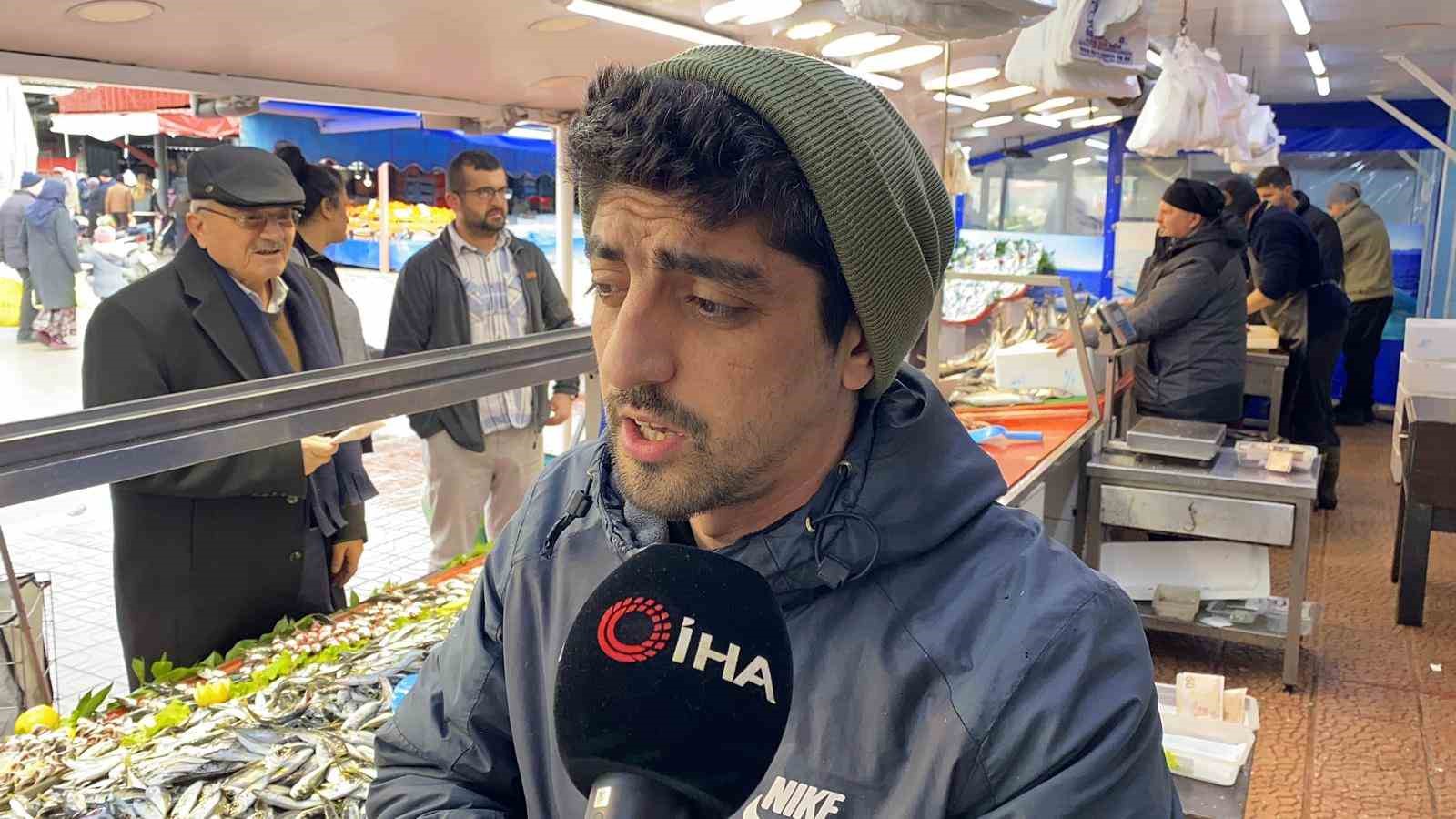 balik tezgahlarinda hamsi yok vatandas diger baliklara yoneldi 5 8kRBS99h