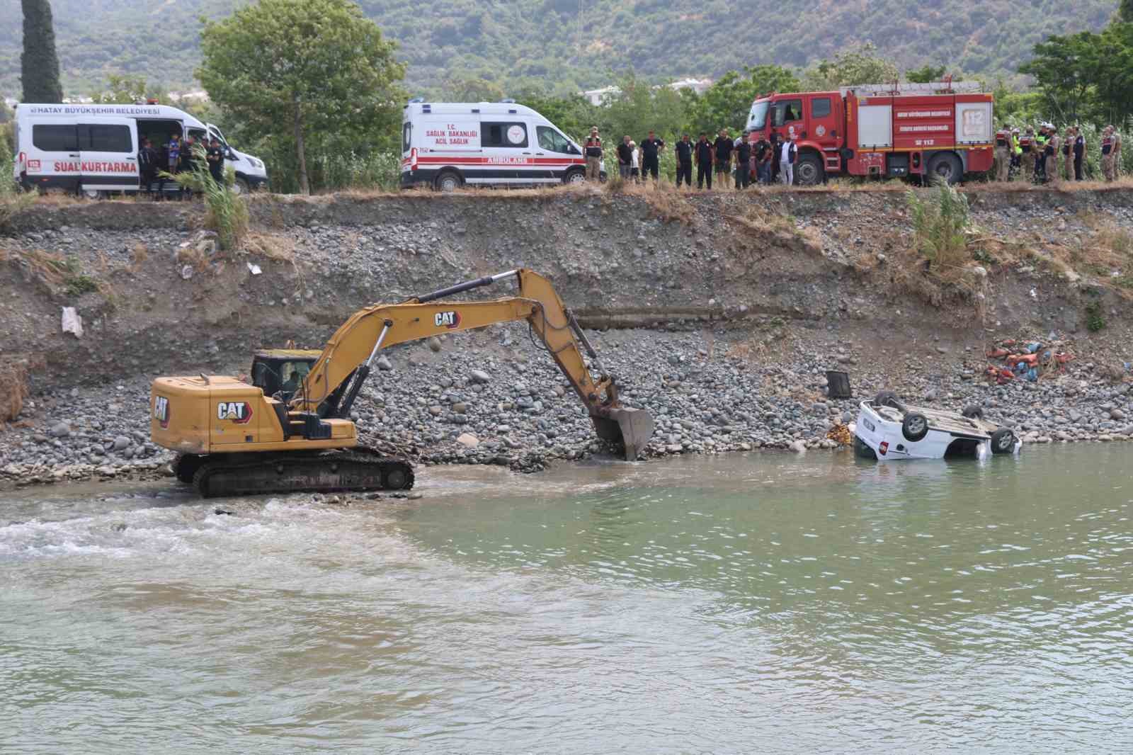 balik tutmak icin geldigi nehre araciyla ucan adam oldu 2 T6giVAmu