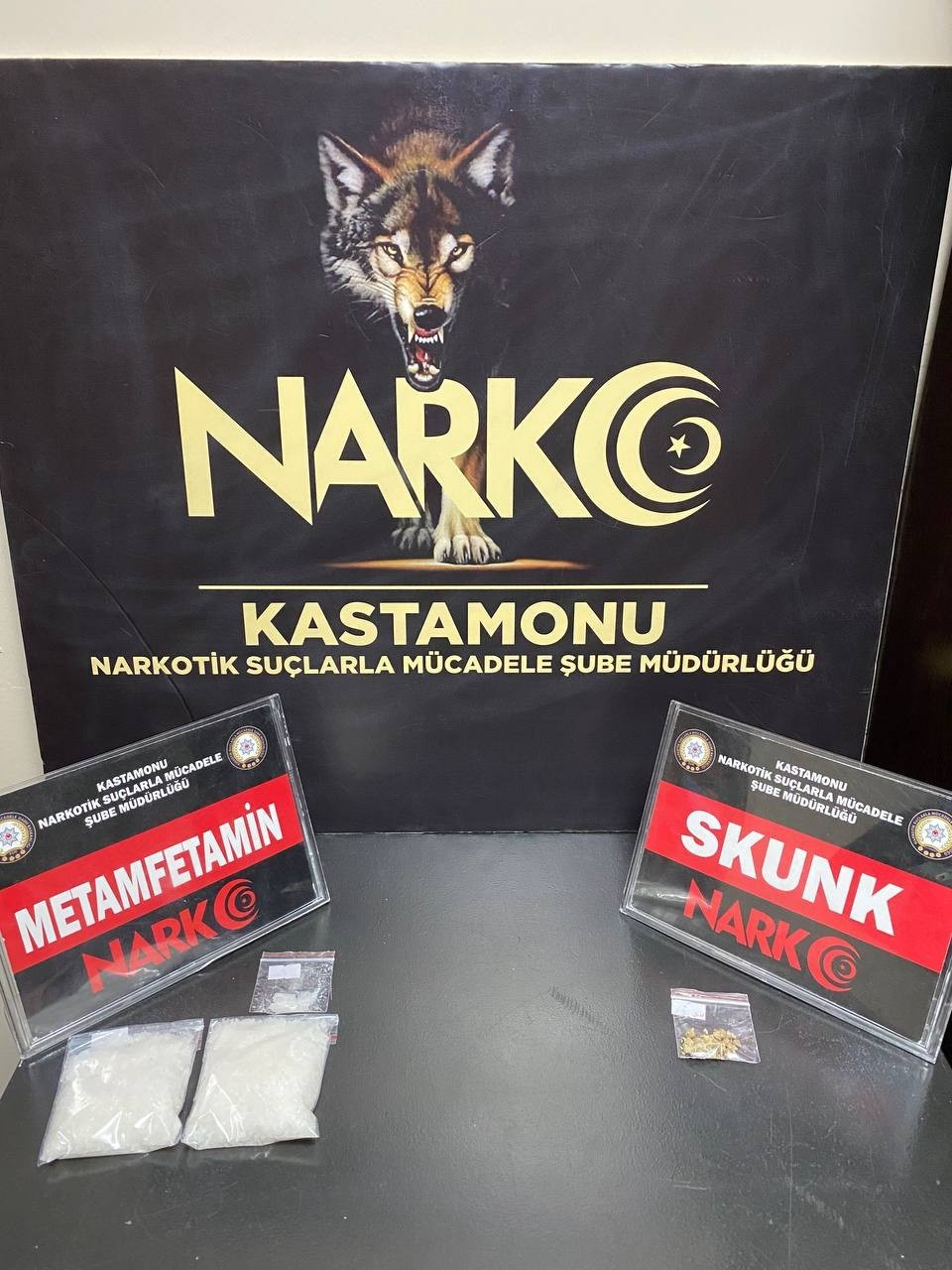 balikci malzemesi tasinan aracta uyusturucuyla yakalanan saniklara ceza yagdi 0 DnFK7FWV