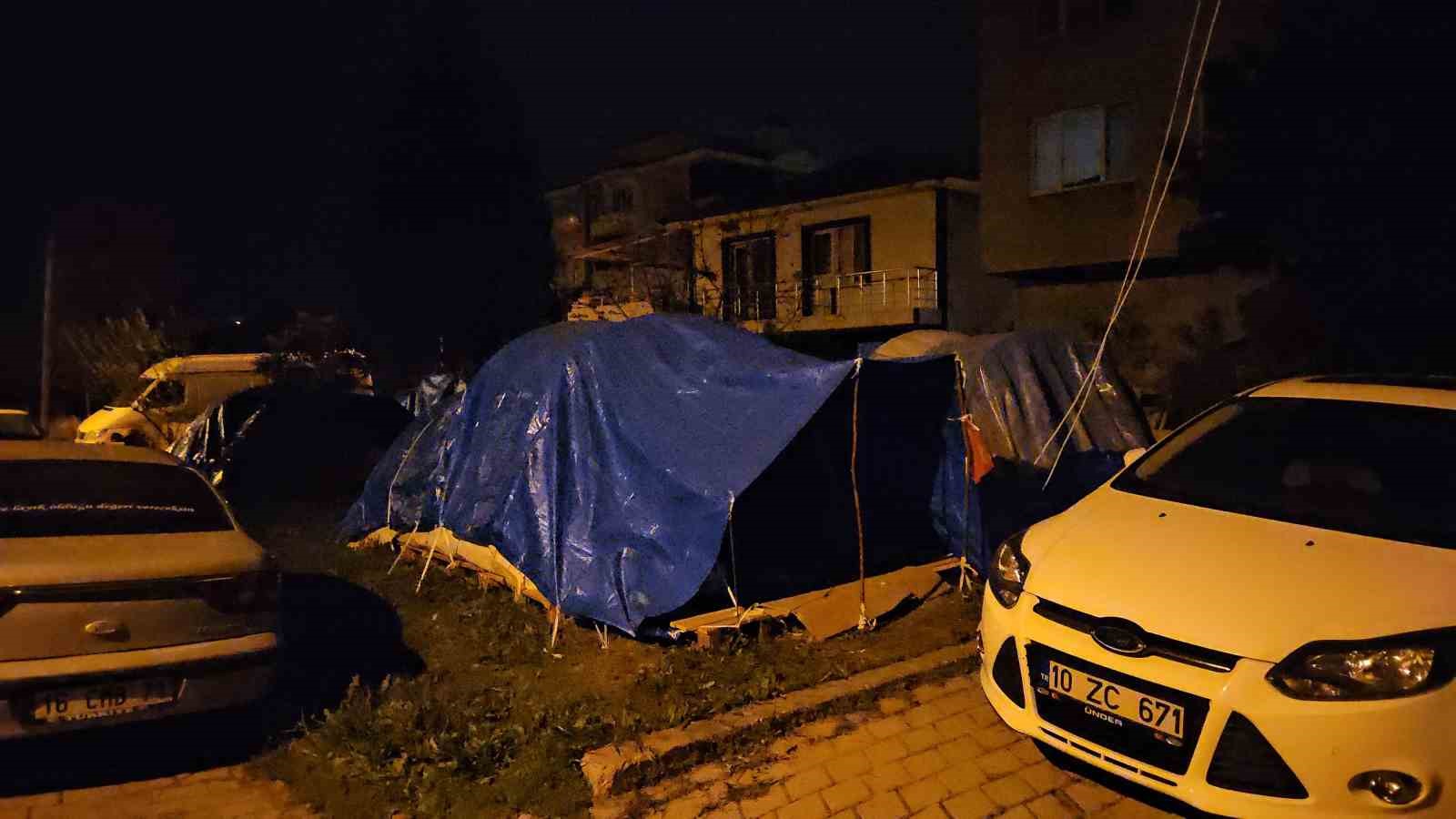 Balıkesir gece boyu sallandı 5 balikesir gece boyu sallandi 1 citQLMsg