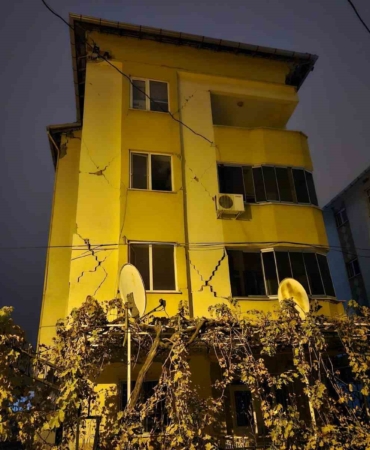 balikesir-gece-boyu-sallandi-P4KgXRdl.jpg
