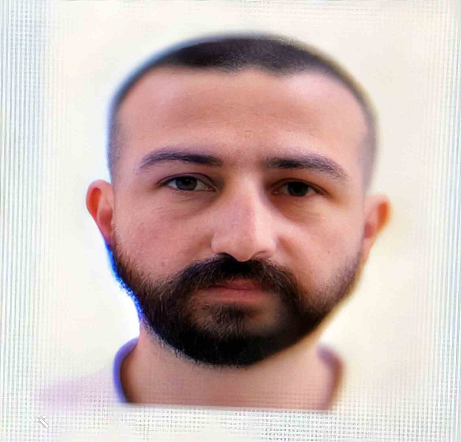 balikesirde 3 kisiyi olduren ve ikisi polis 7 kisiyi yaralayan caninin eskal fotografi ortaya