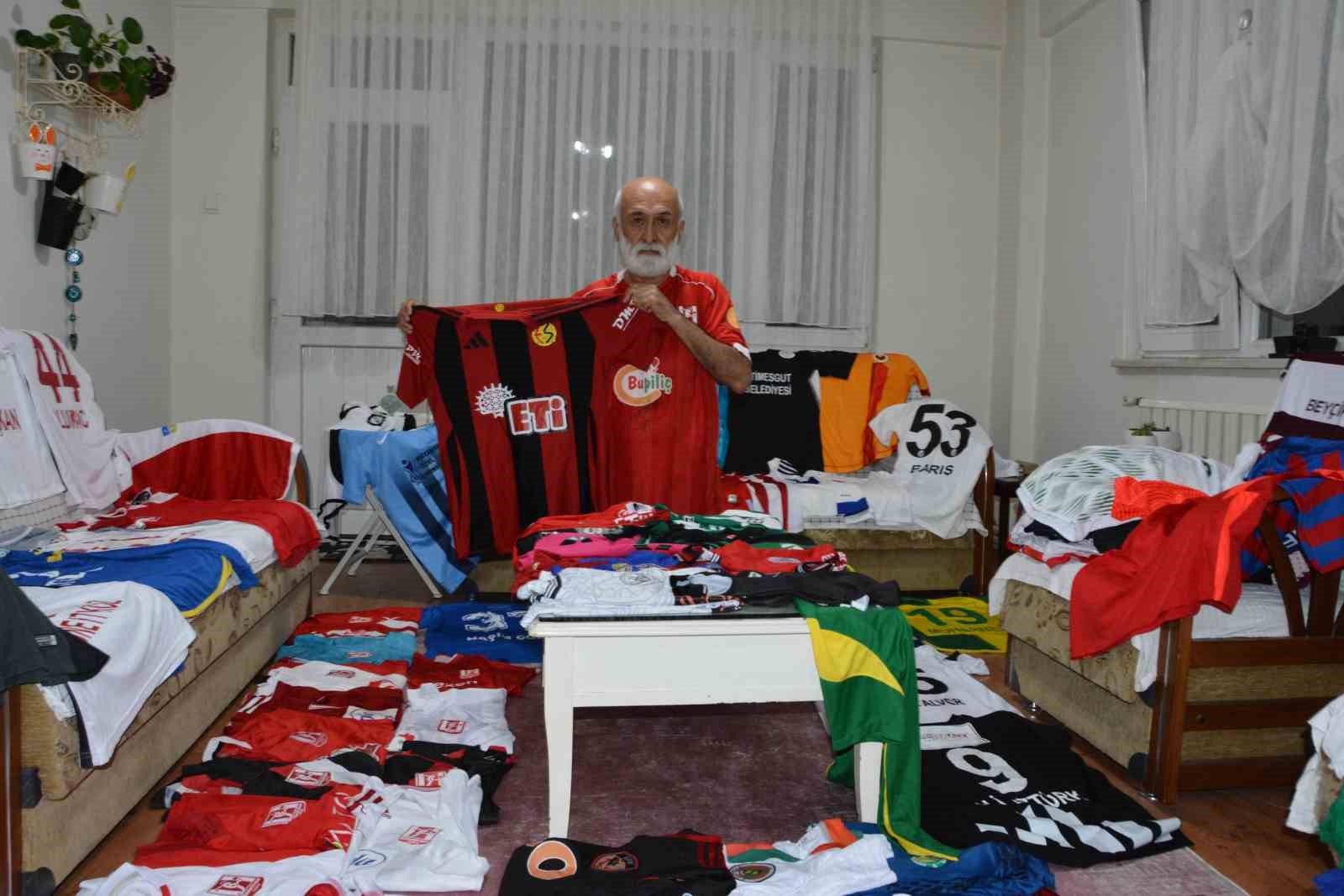 Balıkesir’de 300 formalık koleksiyon 6 balikesirde 300 formalik koleksiyon 2