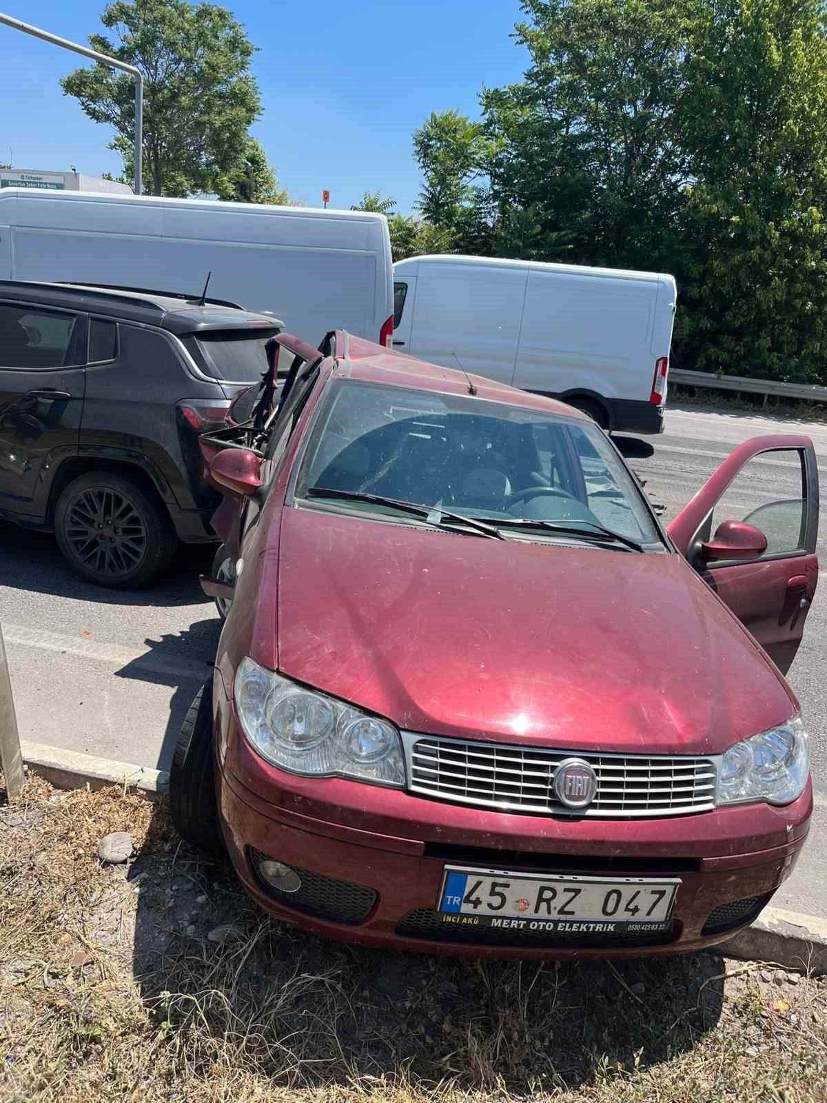 balikesirde 6 aracin karistigi zincirleme kaza 2 yarali 5 LlLU4BEW