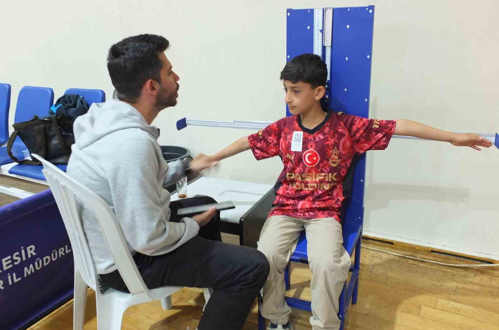 balikesirde 757 ogrenci yetenek sinavinda ter doktu 5 mrvuw18N