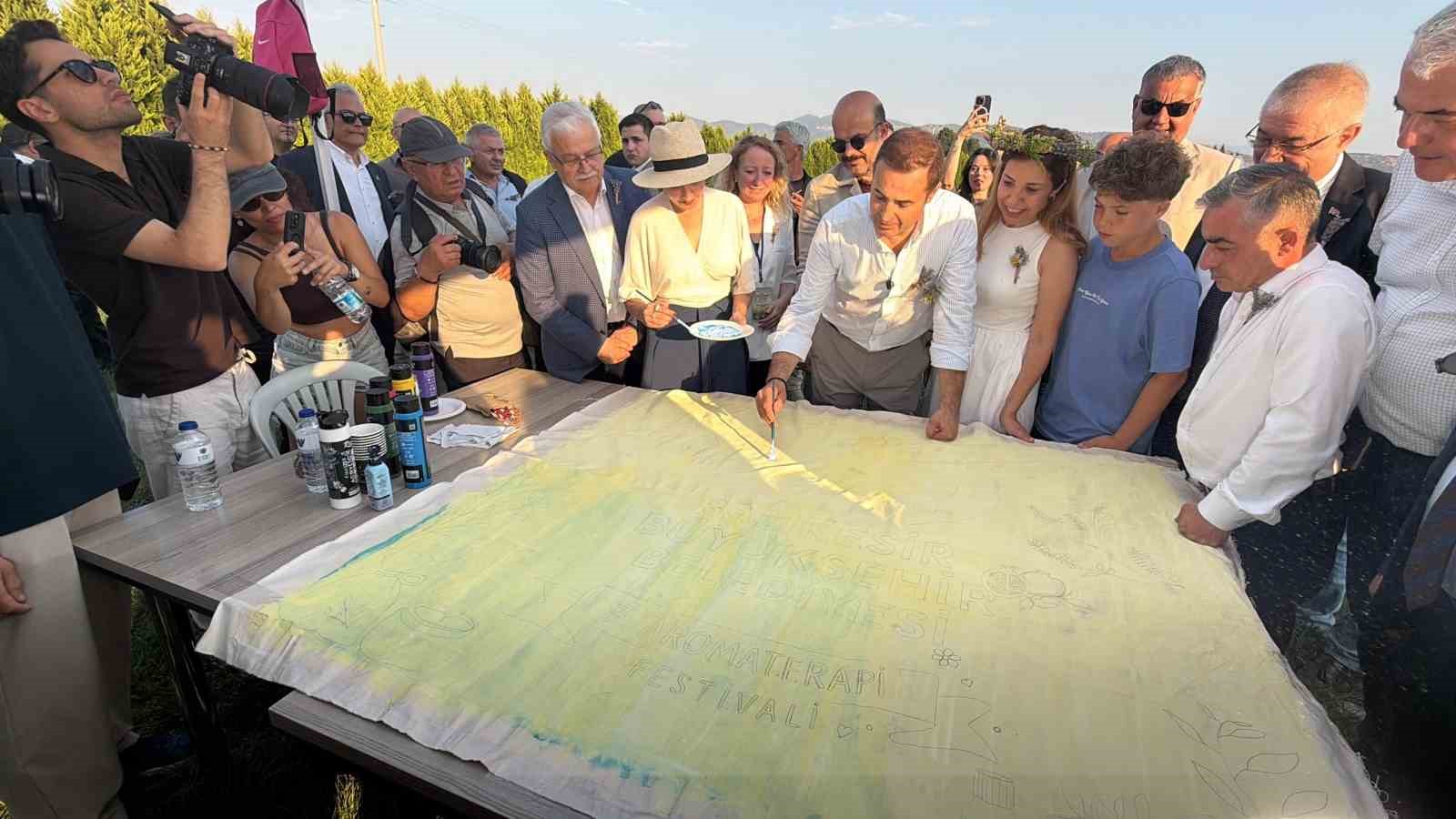 balikesirde 7uluslararasi aromaterapi festivali basladi 1 bVC53uLU