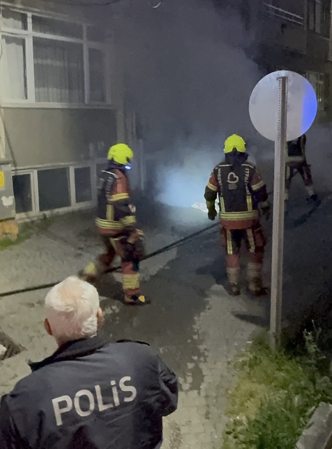 balikesirde arac yangini buyumeden sonduruldu 3 DAbS1gQi