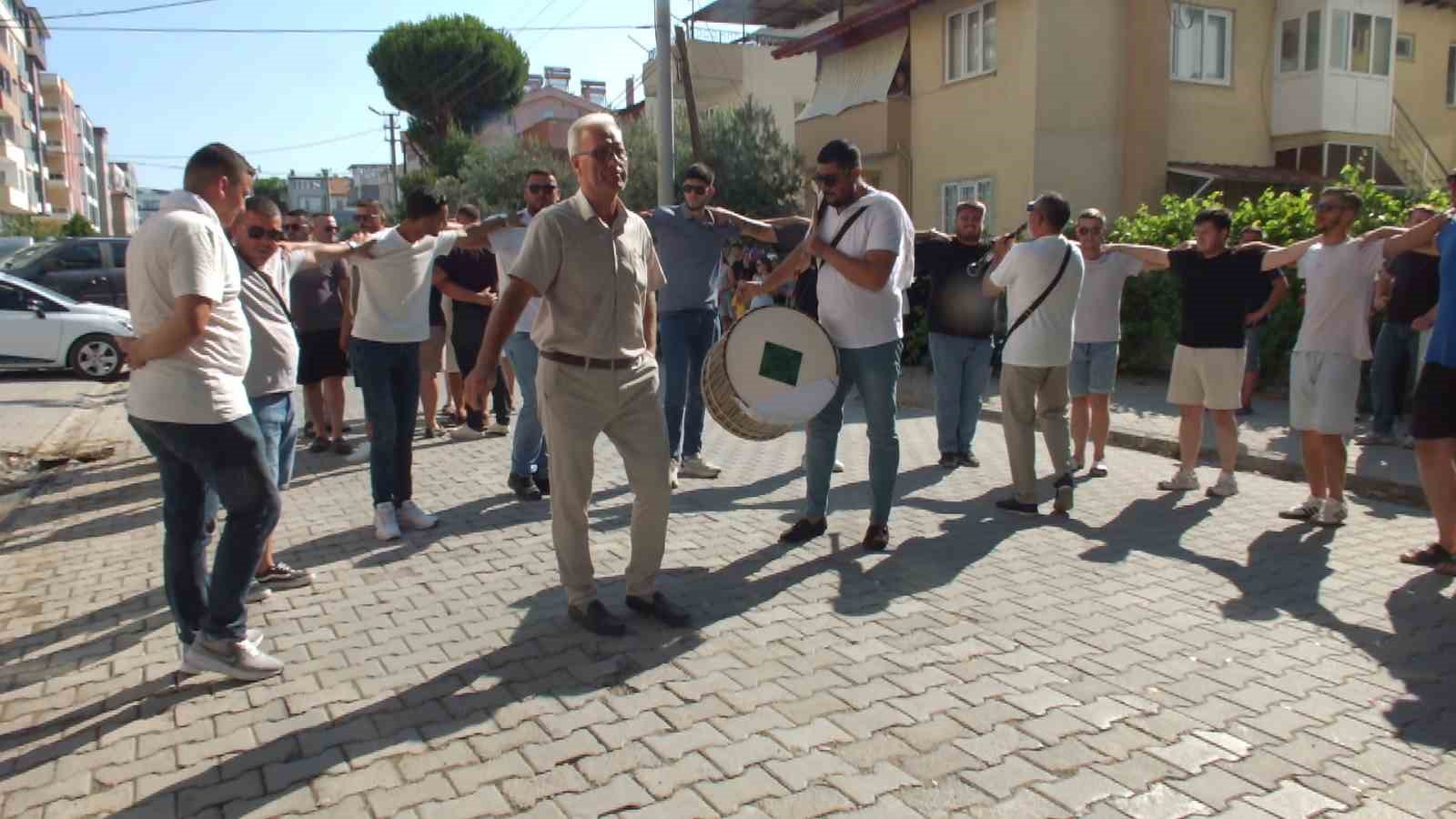 Balıkesir’de asırlık düğün geleneği devam ediyor 8 balikesirde asirlik dugun gelenegi devam ediyor 4 KwAu9bnI
