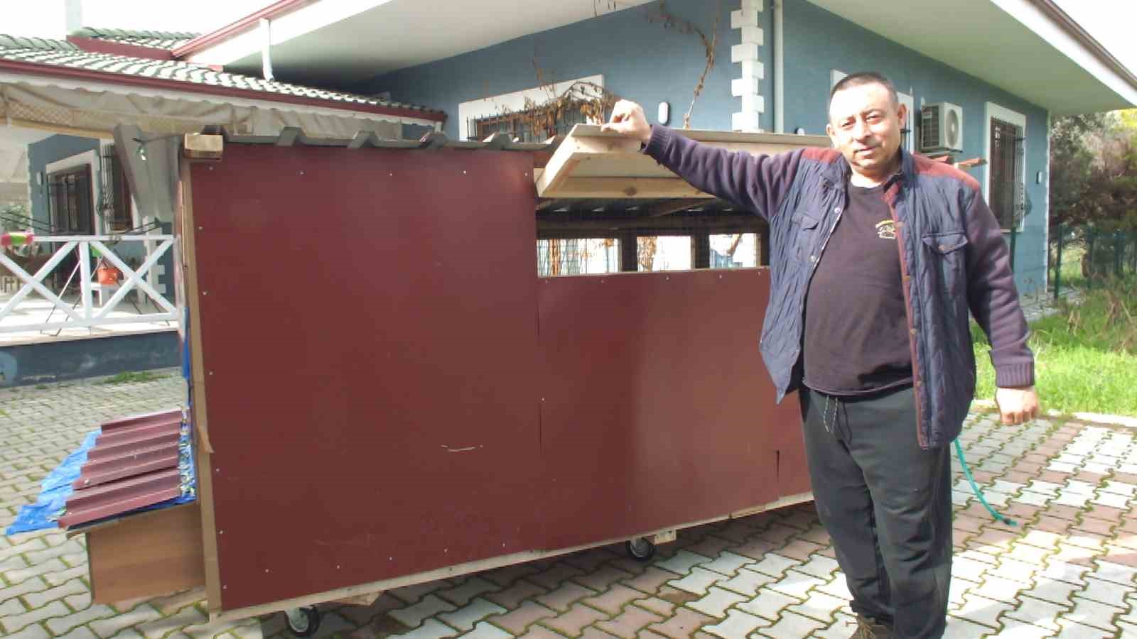 balikesirde bir bakkal gezen tavuk kumesi yapti 0 vR8hIYRe