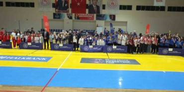 balikesirde-cocuk-sporlari-senligi-odul-toreni-ile-tamamlandi-dMqTCVH2.jpg