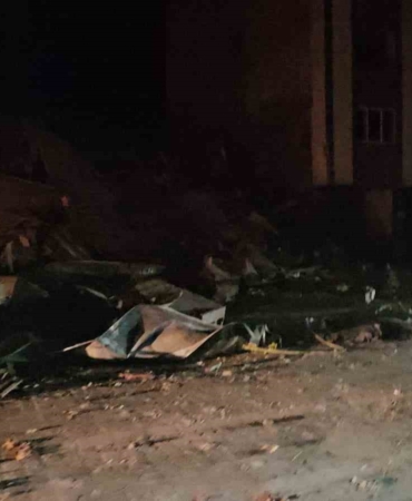 balikesirde-depremde-bir-bina-yikildi-HES4Ucz8.jpg