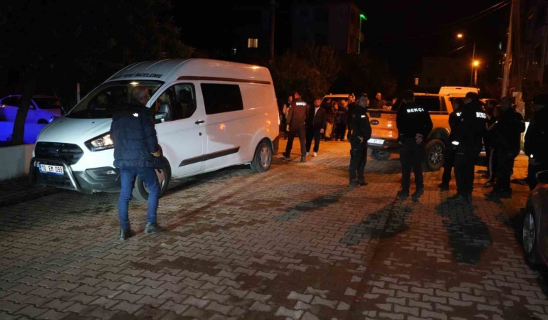 balikesirde-evinde-silahla-vurulmus-erkek-cesedi-bulundu-zpkIuJnK.jpg
