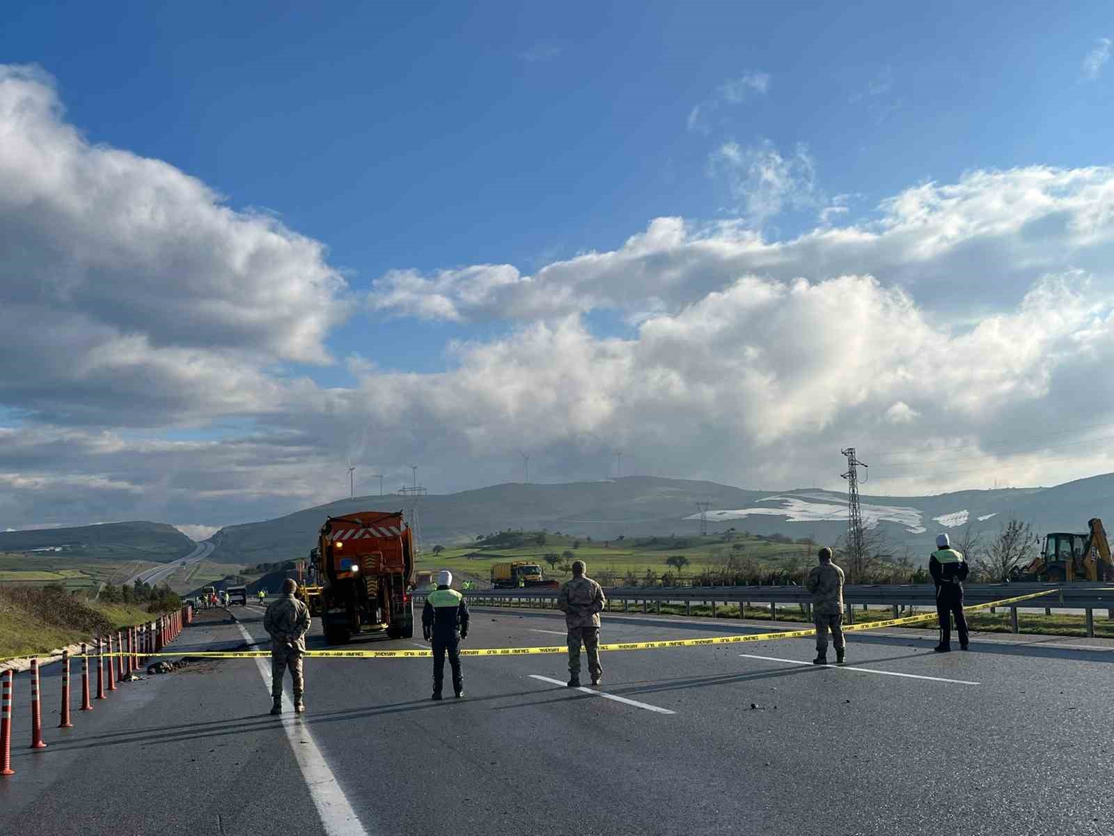 balikesirde f 16 ucaginin dustugu bolgede calismalar sabahin ilk isiklariyla devam ediyor 1 1RHOlbHt