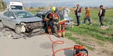 balikesirde-iki-otomobil-kafa-kafaya-carpisti-3-yarali-A18LnKzR.jpg
