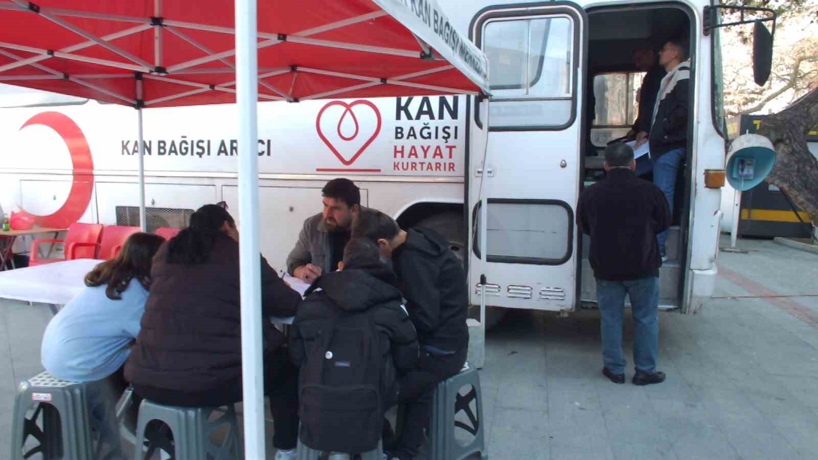 balikesirde kan bagisina ilgi artti 4 lieymXhj