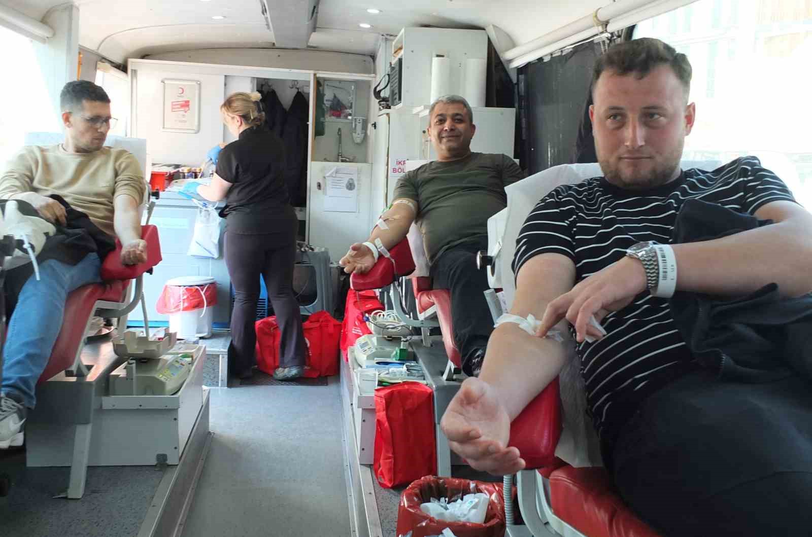 balikesirde kan bagisina ilgi artti 6 n7XyAubq