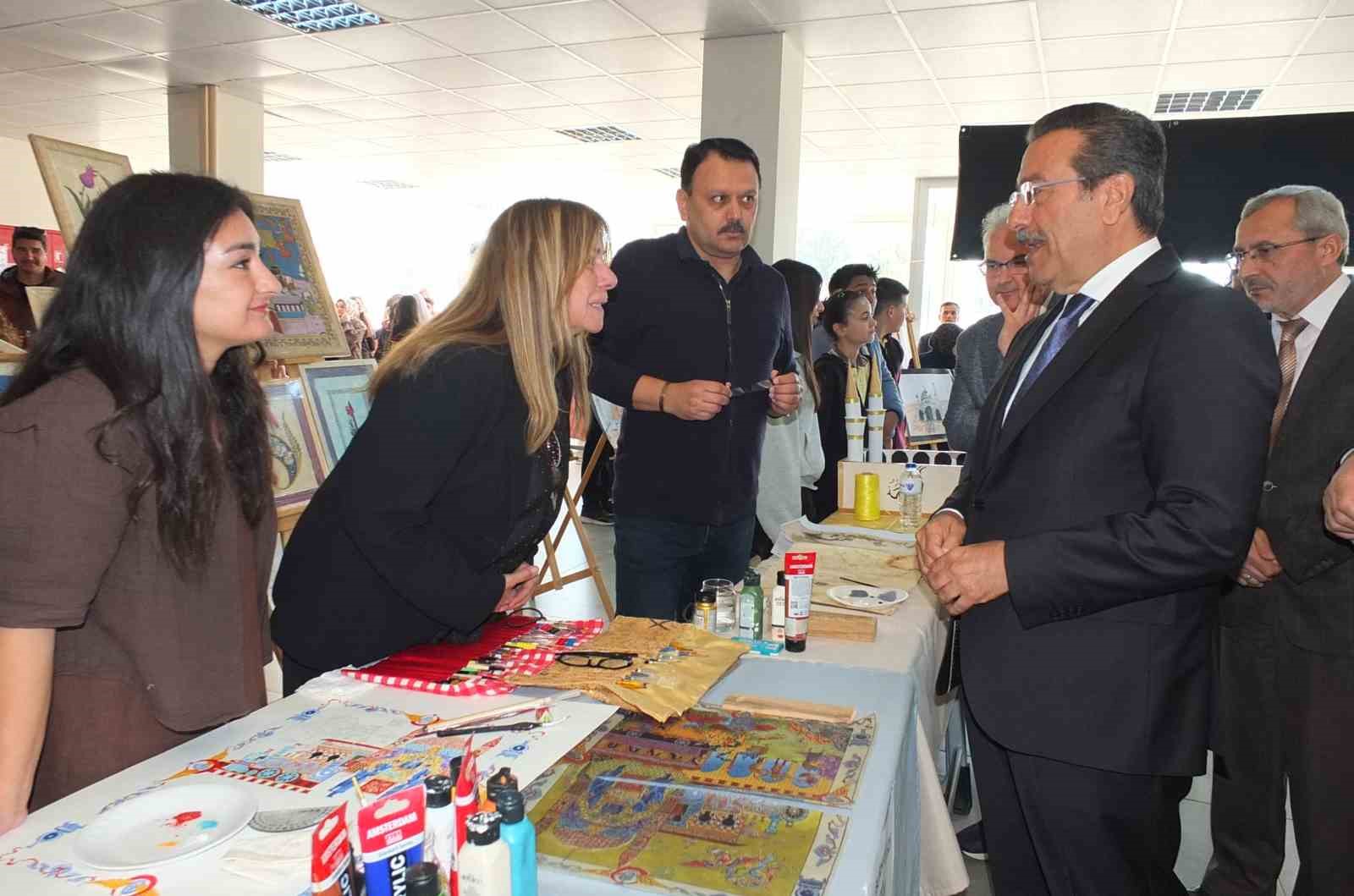 balikesirde ogrencilerin yil sonu sergisi yogun ilgi gordu 3 Y2ZJdI78