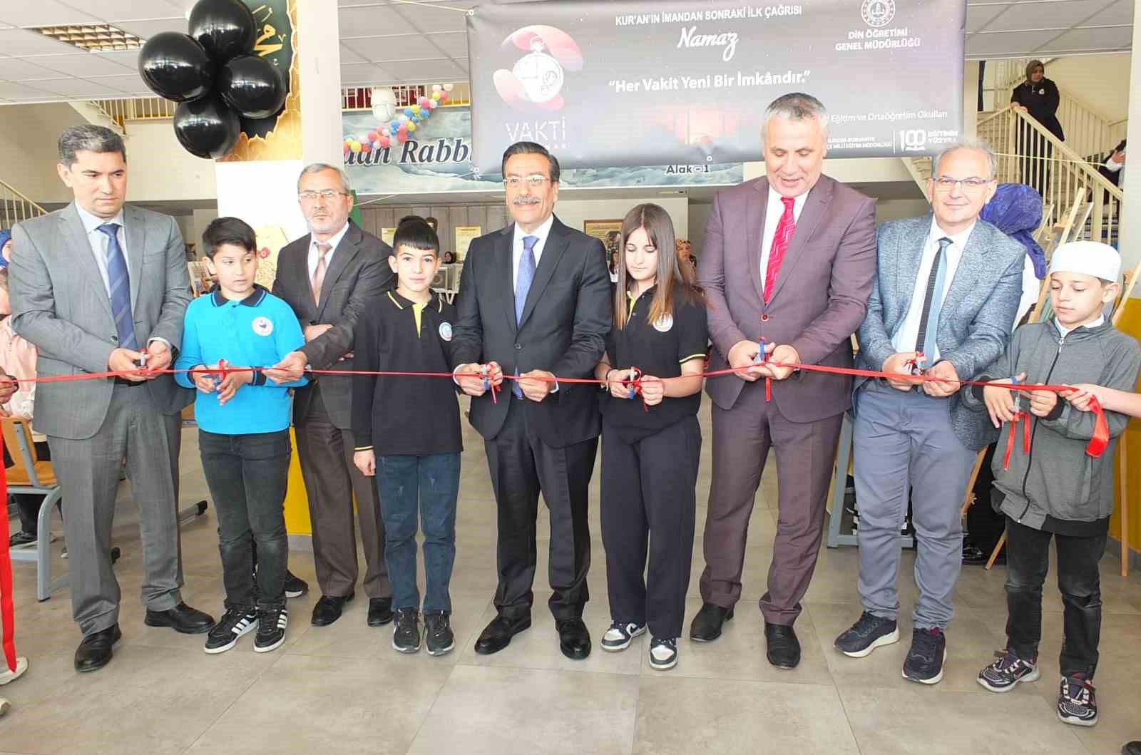 balikesirde ogrencilerin yil sonu sergisi yogun ilgi gordu 4 gkcwhNKM
