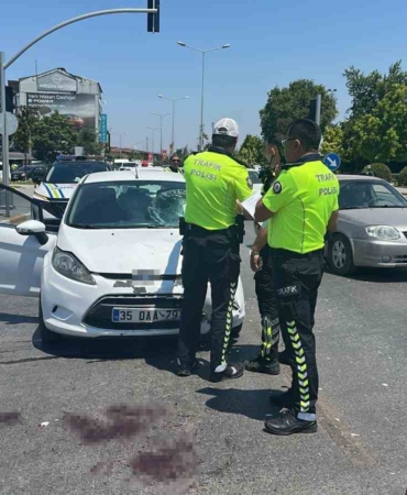 balikesirde-otomobil-motosiklete-carpti-1-yarali-gbn4V6cY.jpg
