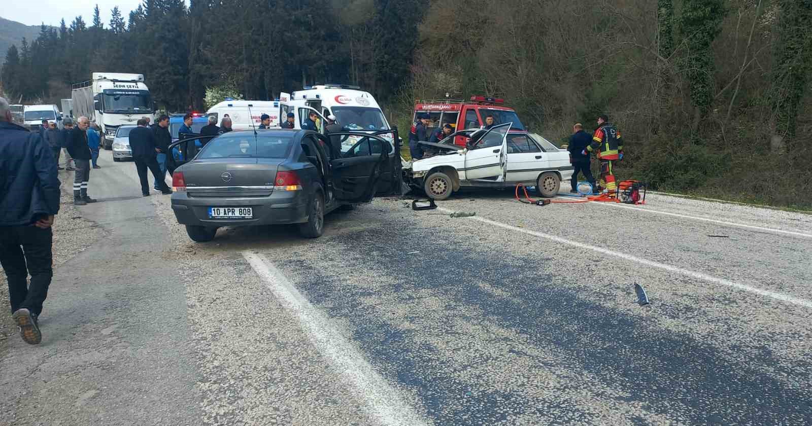 balikesirde trafik kazasi 7 yarali 1 v5YDEepU