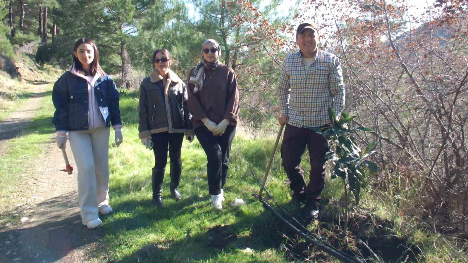 balikesirde universiteli gencler cevreci projede gorev aldi 4 YYPIJCmV