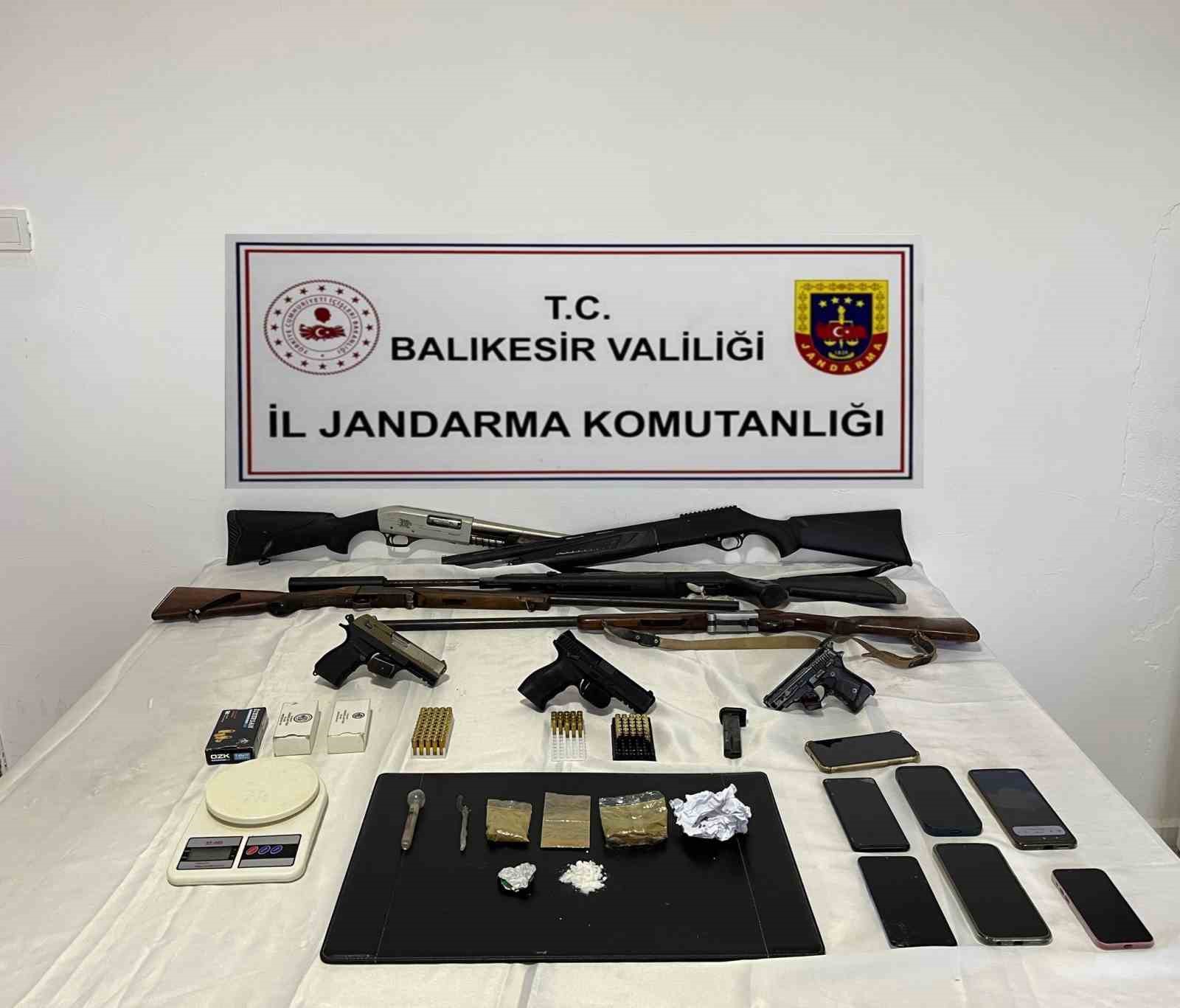 balikesirde uyusturucu operasyonu 52 adrese es zamanli baskin 1 1GfRij4p