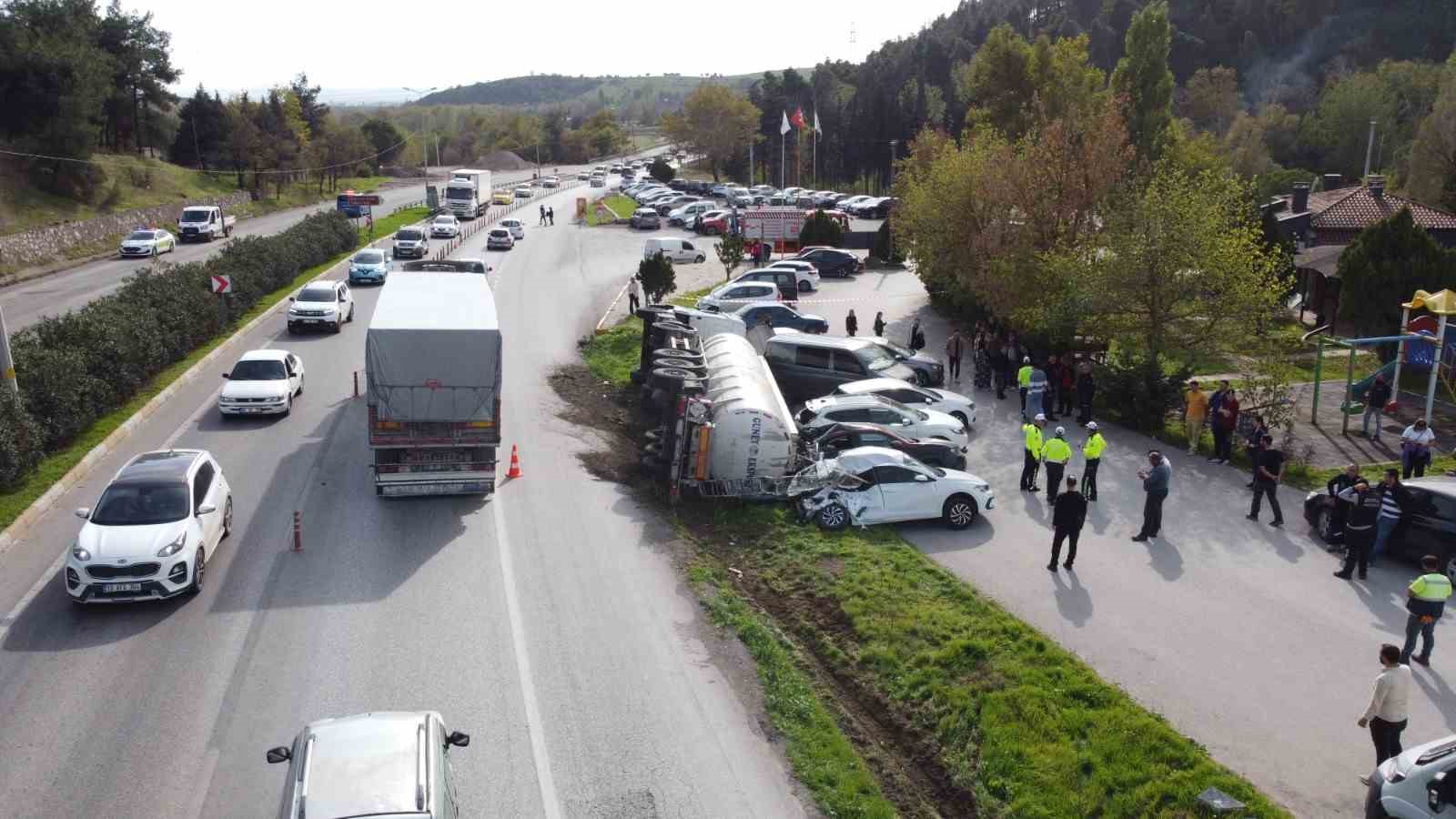 balikesirde yag tankeri devrildi 7 arac hasar gordu 6
