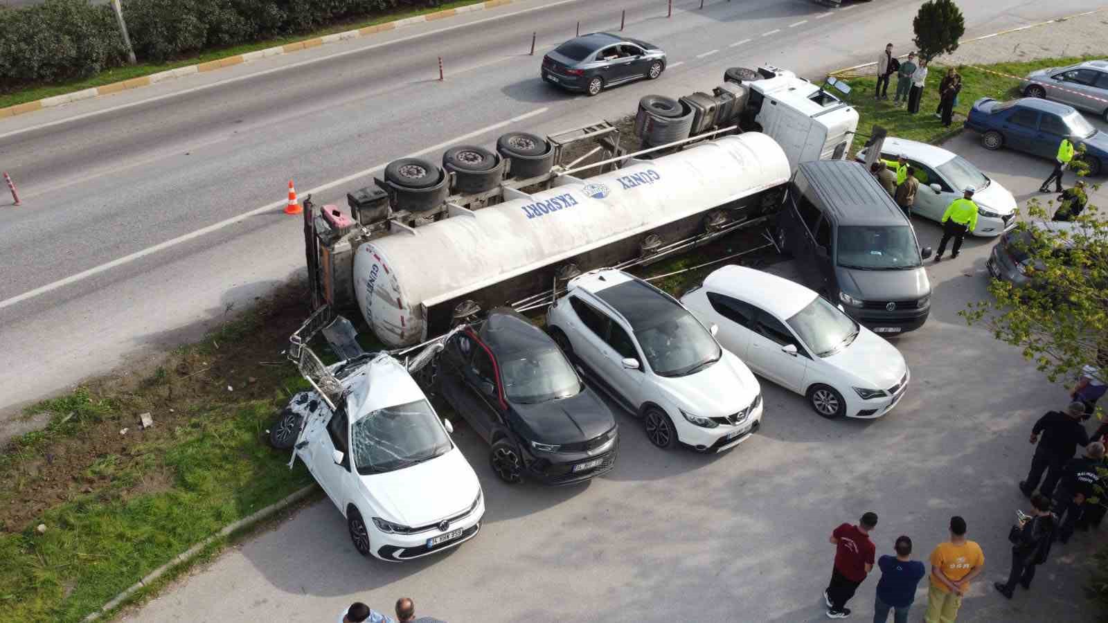 balikesirde yag tankeri devrildi 7 arac hasar gordu 7 gJizKYIb