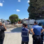 balikesirde-yere-dokulen-kimyasal-madde-kum-emdirilerek-temizlendi-39YxDvtR.jpg
