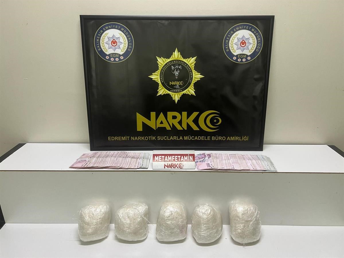 balikesirde yilbasi oncesi narkotik operasyonu 0 6ezUARCS