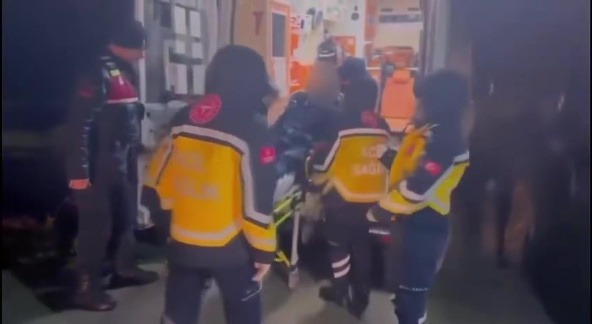 balikesirde zorlu hava sartlarina ragmen sahil guvenlikten hayat kurtaran operasyon 0 JgyazSBK