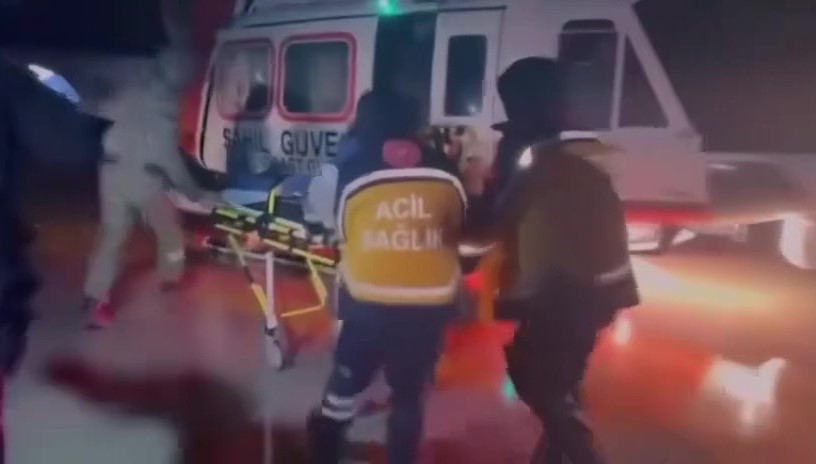 balikesirde zorlu hava sartlarina ragmen sahil guvenlikten hayat kurtaran operasyon 1 OnrezPNP
