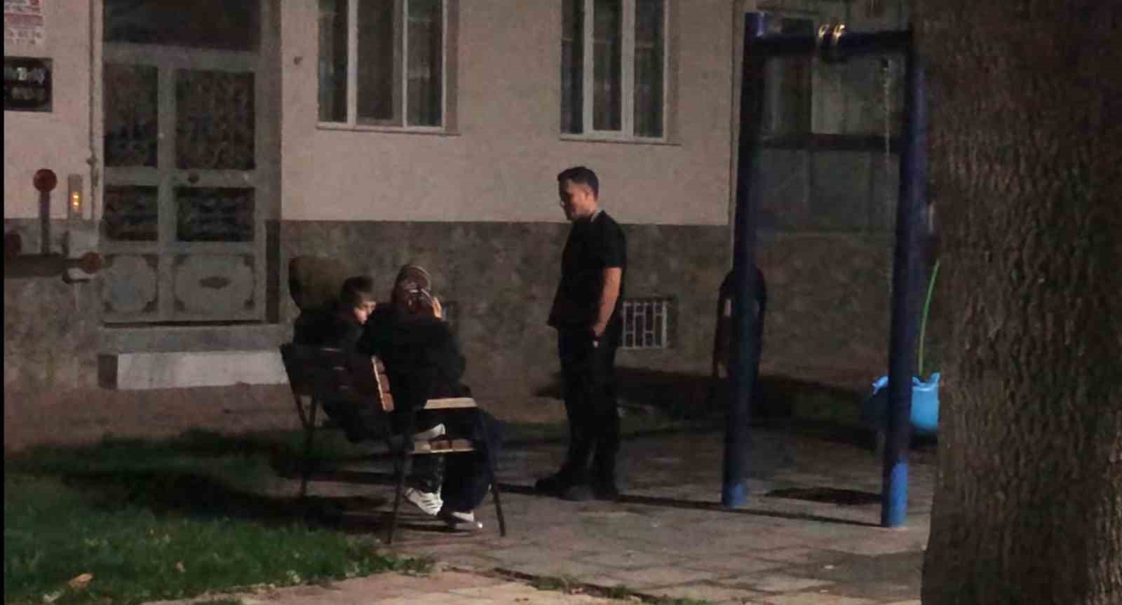 Balıkesir’deki deprem Eskişehir’de de hissedildi, vatandaşlar sokağa çıktı 4 balikesirdeki deprem eskisehirde de hissedildi vatandaslar sokaga cikti 0 kA2Fez6G