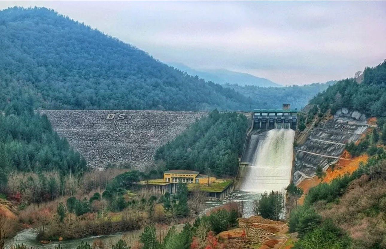 balikesirdeki yagislar barajlara can oldu 0 f7i3EsSz