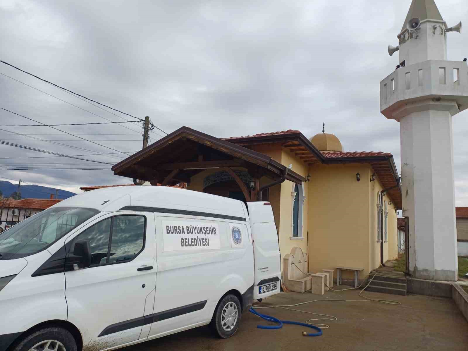 balkanlardaki camilerde ramazan temizligi 1