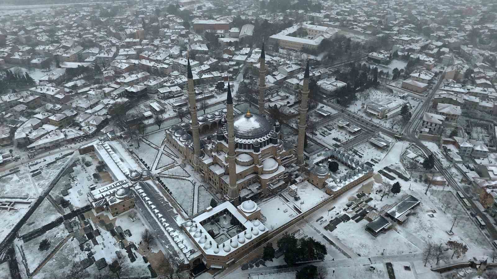 balkanlardan gelen soguk hava edirneyi beyaza burudu 9 l8Q333GW