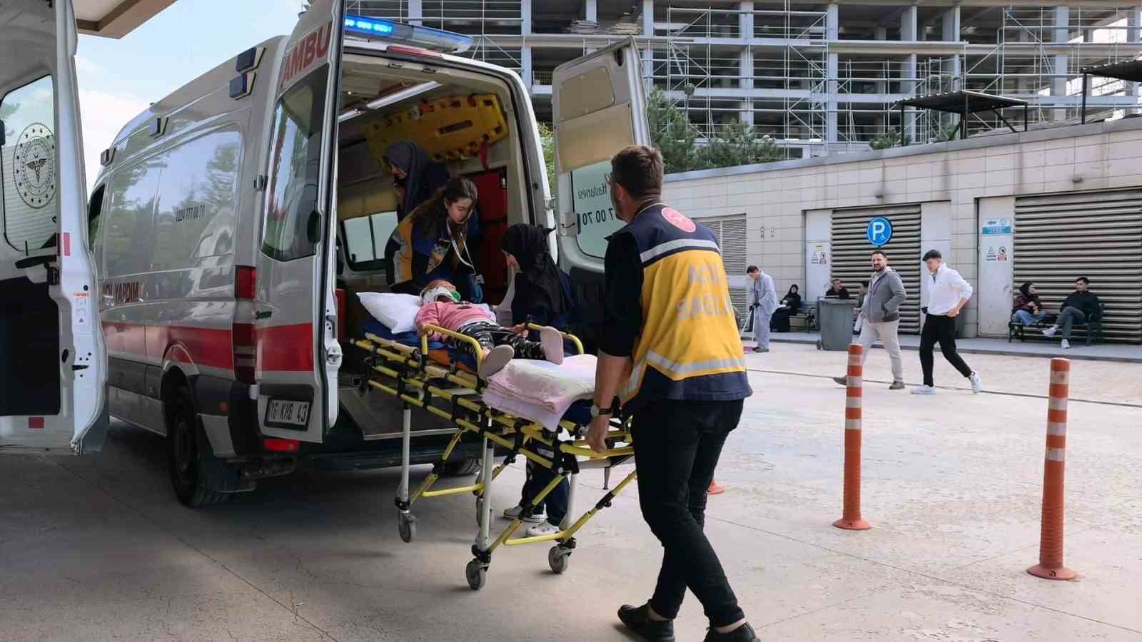 Balkonda başına mermer düşen çocuk ağır yaralandı 4 balkonda basina mermer dusen cocuk agir yaralandi 0 kDgGTDlP