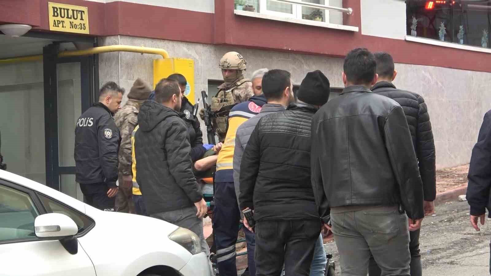 balkondaki bicakli kriz ozel harekat operasyonuyla son buldu 3 nJ3bAQfW