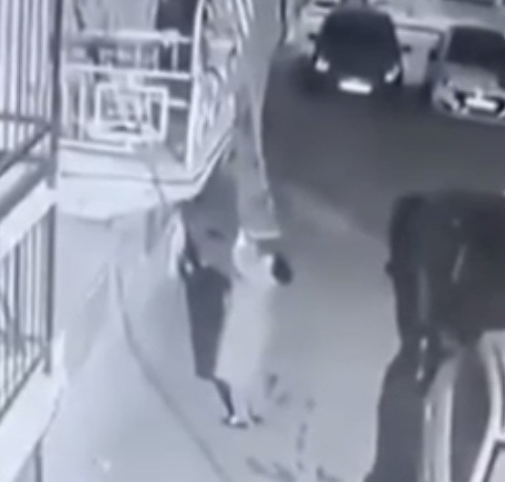 balkondaki haliyi caldi 0 VM6HtEAA