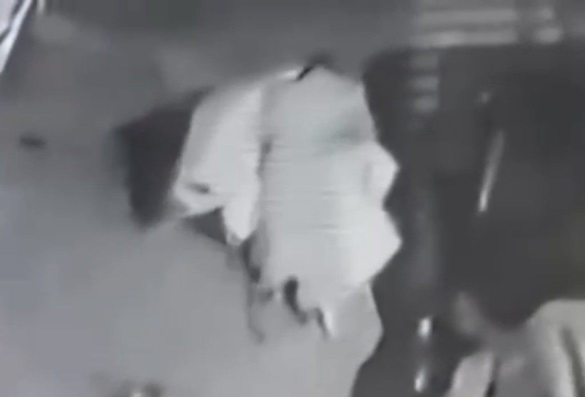 balkondaki haliyi caldi 1 m5flAZBh