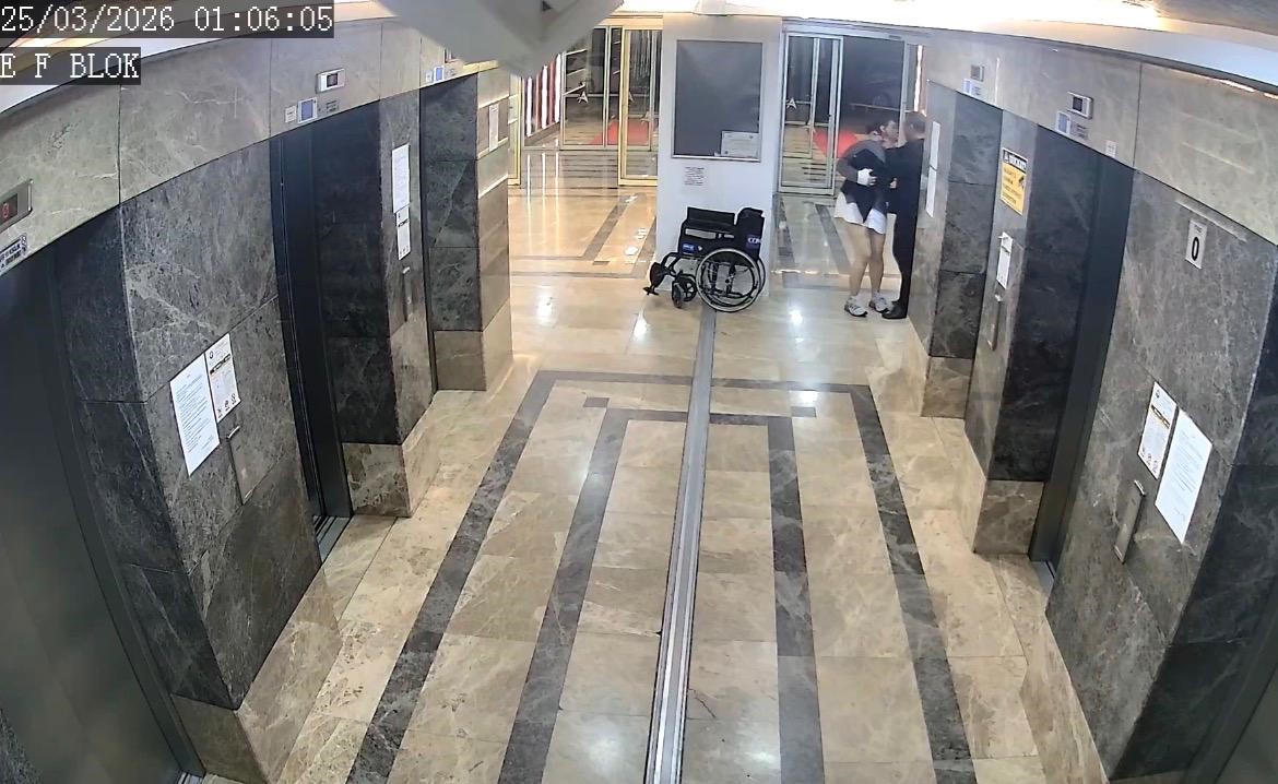 Balkondan düşen kadının şüpheli ölümünde yeni gelişme: Olay gecesi görüntüleri ortaya çıktı 5 balkondan dusen kadinin supheli olumunde yeni gelisme olay gecesi goruntuleri ortaya cikti 1 inXJRlGt