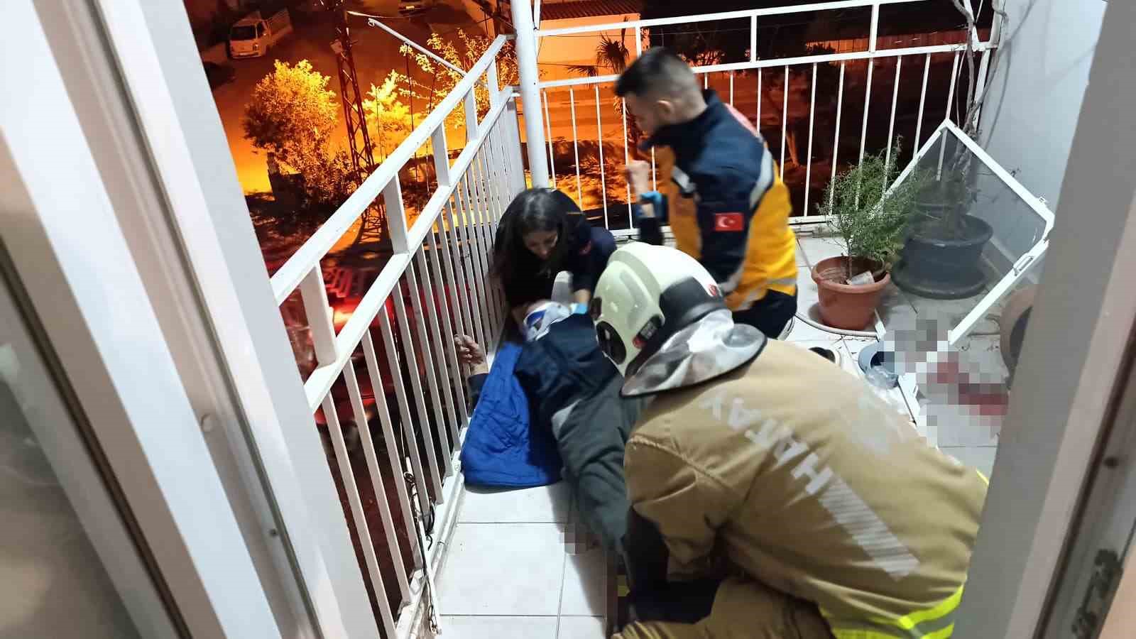 Balkondan düşerek yaralanan yaşlı adam operasyonla kurtarıldı 6 balkondan duserek yaralanan yasli adam operasyonla kurtarildi 2 tOjvh9Pw