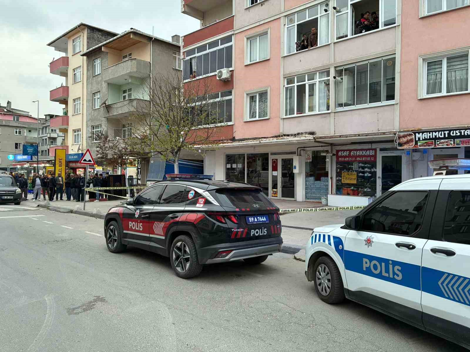 balkondan pompali tufekle husumetlisini vurdu 0 i2rrOLiu